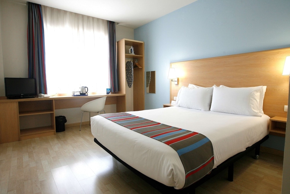 Travelodge Madrid Torrelaguna, Madrid