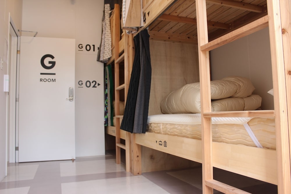 Foto de Hostel and Dining Tanga Table