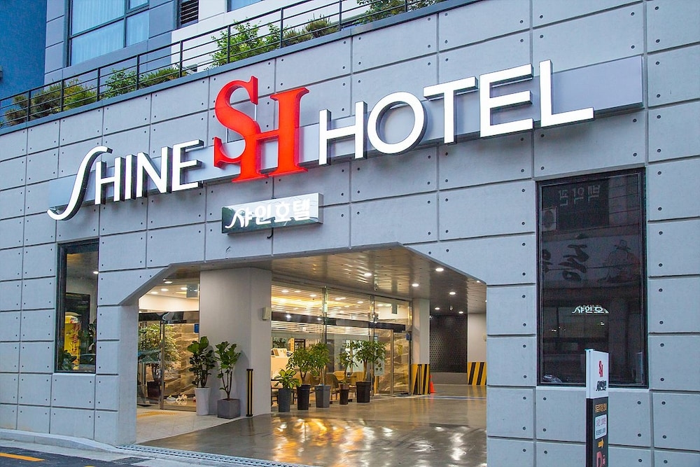 Shine Hotel
