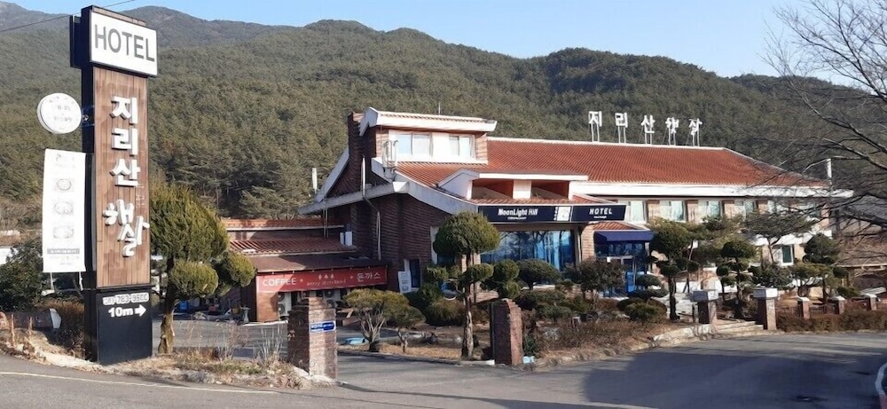 Hotel Jirisan Sunlight