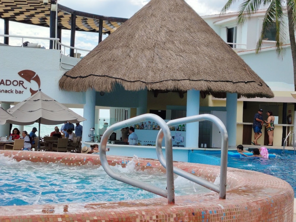 Foto de Sunset Fishermen Beach Resort Room 344 A&B