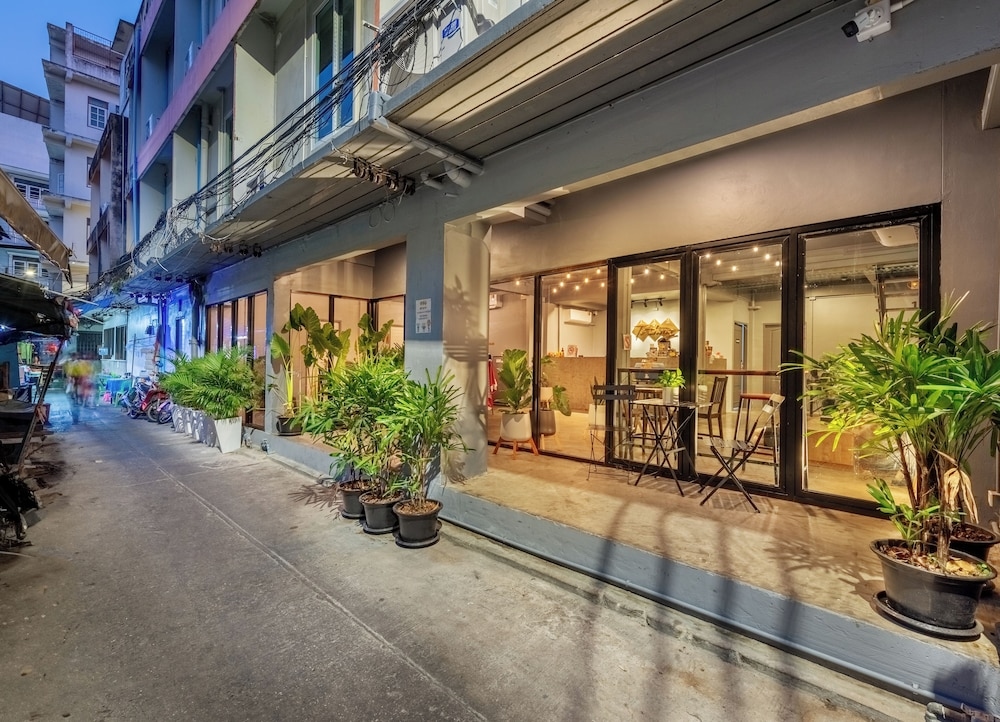 Ti Thong Hostel