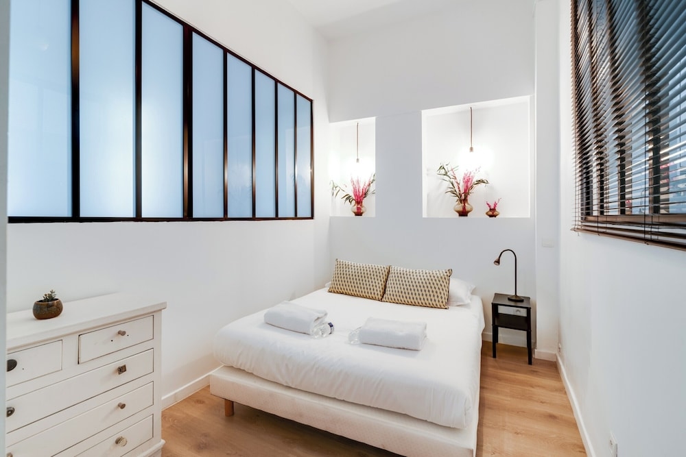 Foto de Chic Apartment - 2br/5p - Boulevard Saint-germain