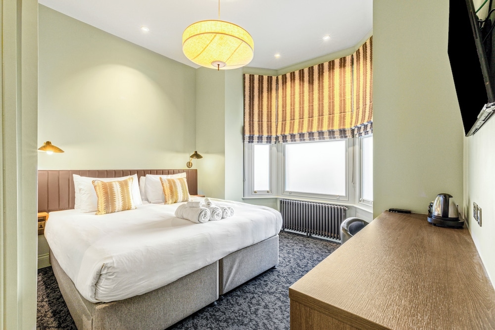 Clapham Guest House, London