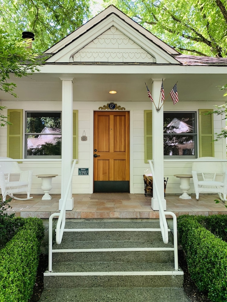 Cottage Grove Inn, Calistoga