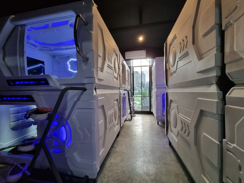 Foto de MET A Space Pod Phrom Phong