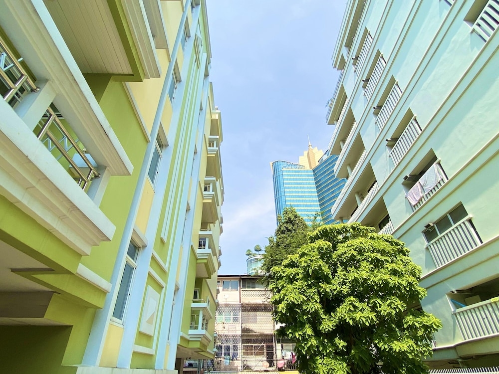 Foto de 14 Place Sukhumvit Suites - SHA Plus