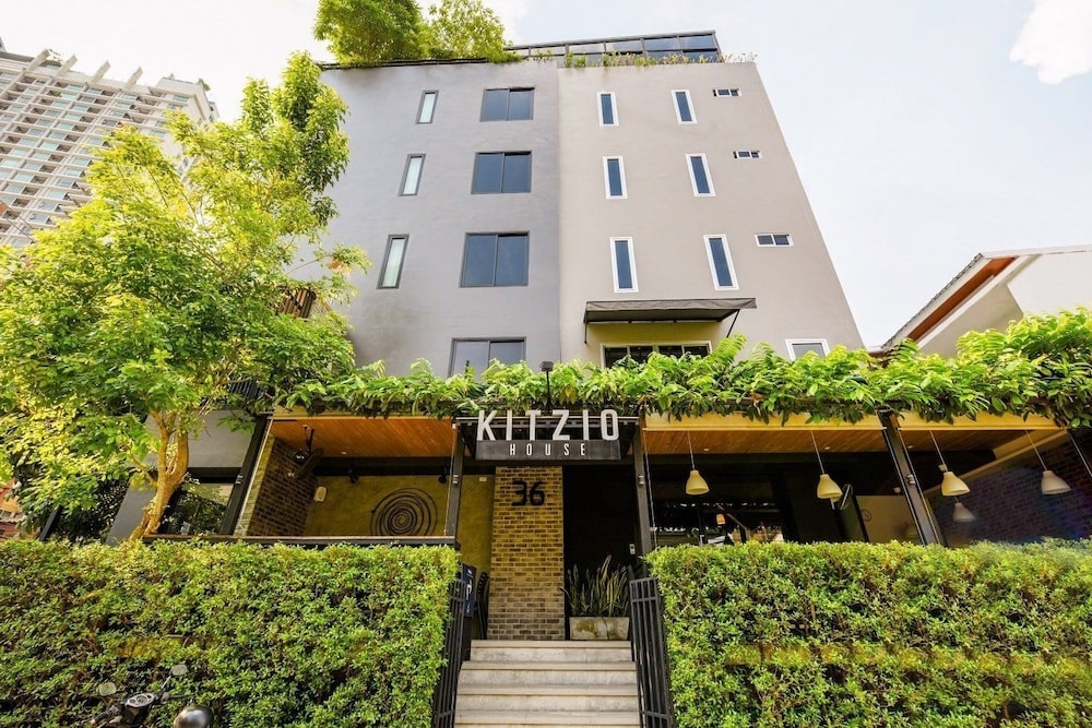 Kitzio House Hotel