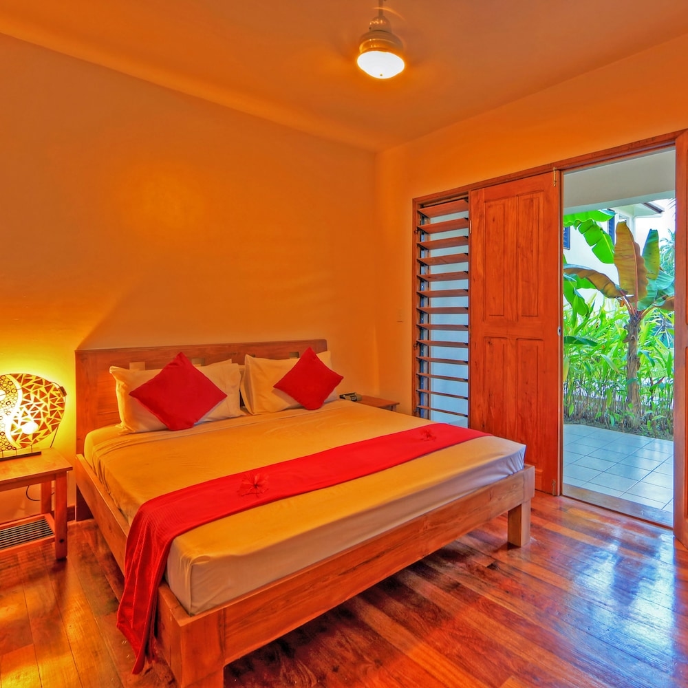 Foto de Tropicana Lagoon Apartments