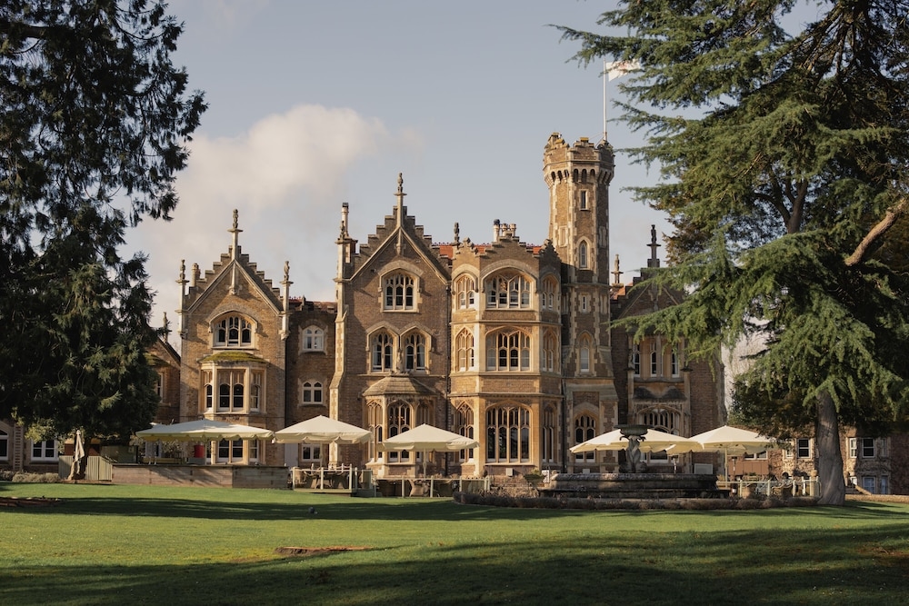 Oakley Court, Windsor