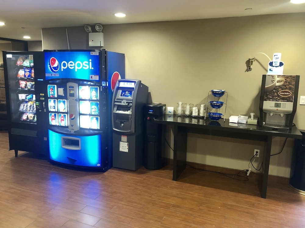Foto de Days Inn by Wyndham Brooklyn Borough Park