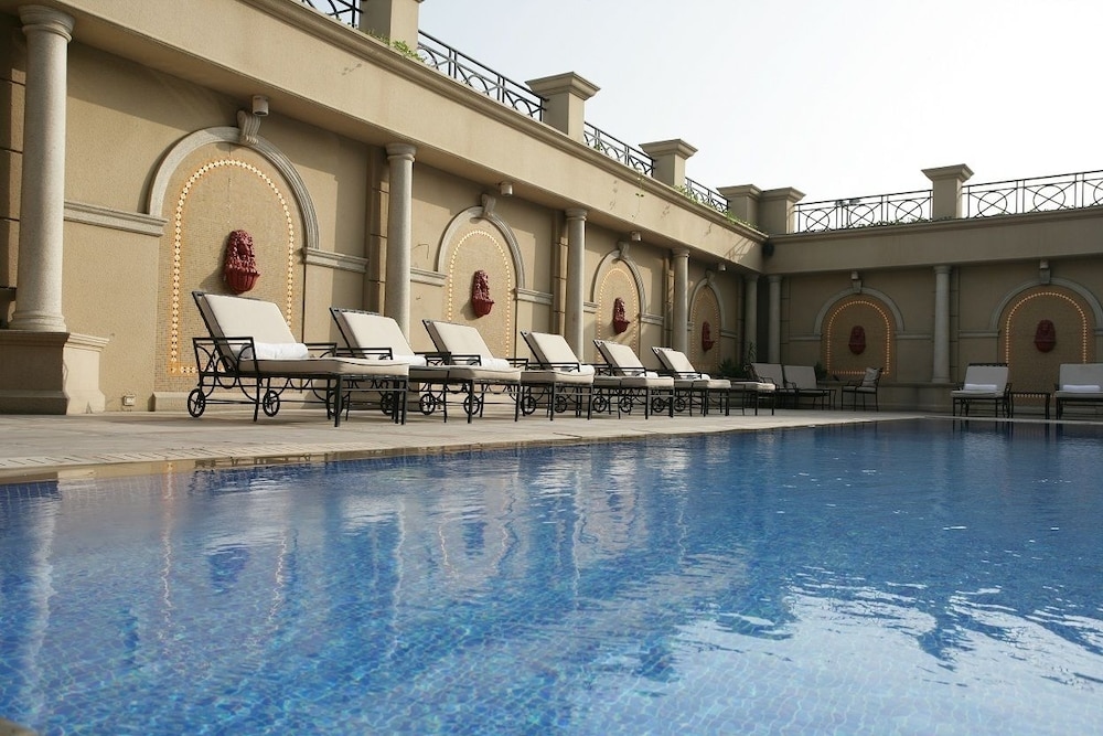 Foto de Luxe Avenue Hotel