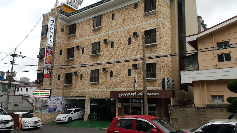 Remnant Guesthouse - Hostel