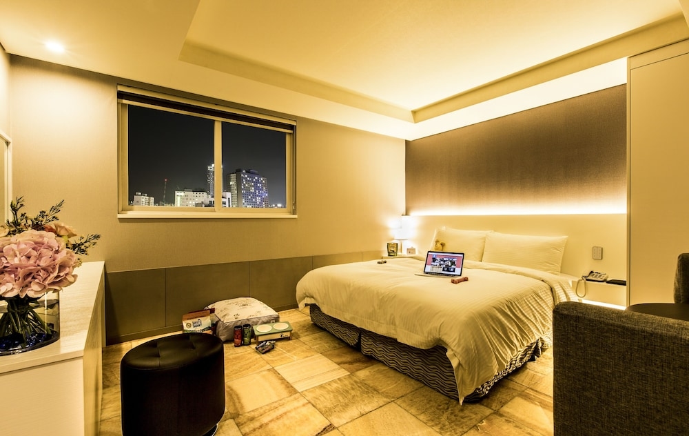 Foto de Sleep with Your Own Pet Only - The Petel