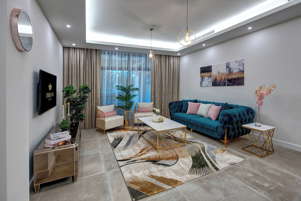 Durrani Homes - Arabian luxury at Souk Al Bahar besides Burj Khalifa & Dubai Mall, Dubái
