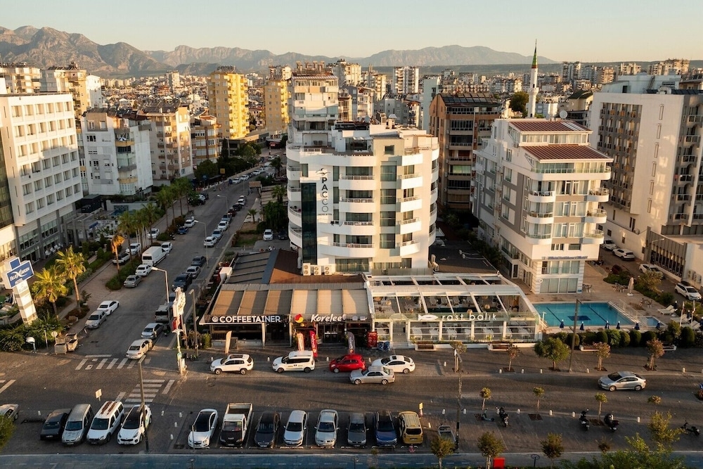 Reo Hotel