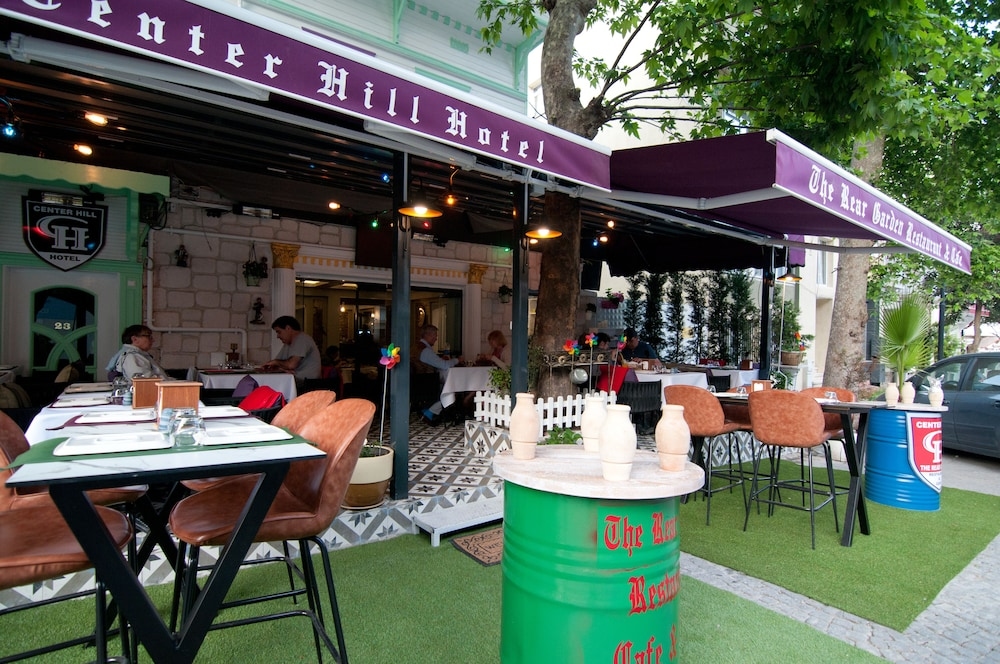 Center Hill Hotel