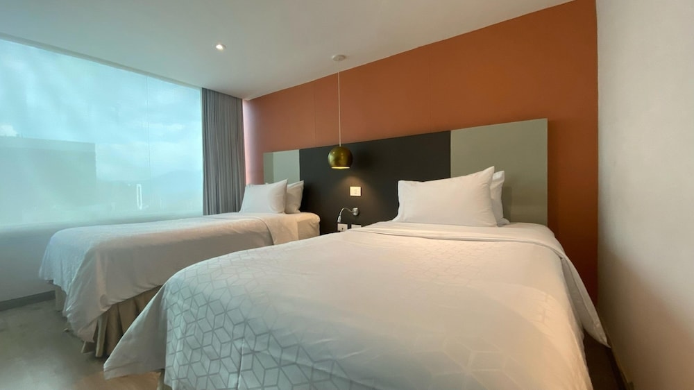 Foto de Hotel Holiday Inn Express & Suites Medellin by IHG