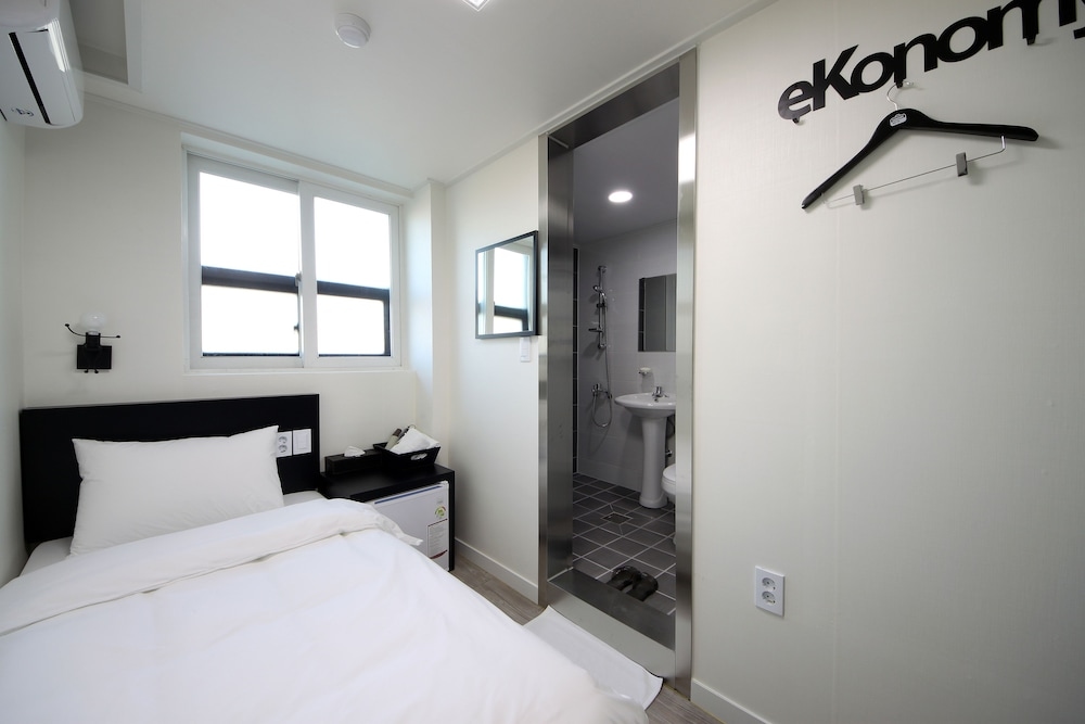 Foto de Ekonomy Hotel Incheon