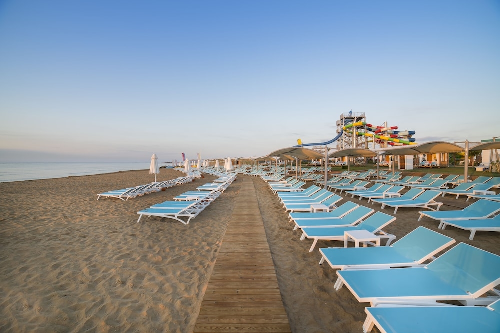 Foto de Limak Cyprus Deluxe Hotel - All Inclusive