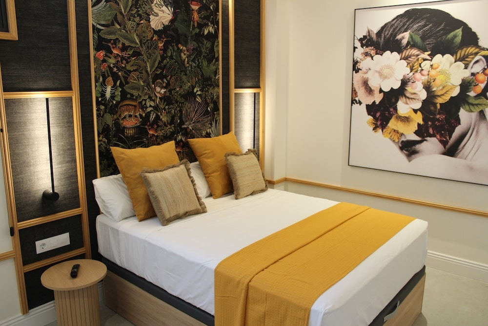 Promotur Suites - Ayora, Valencia