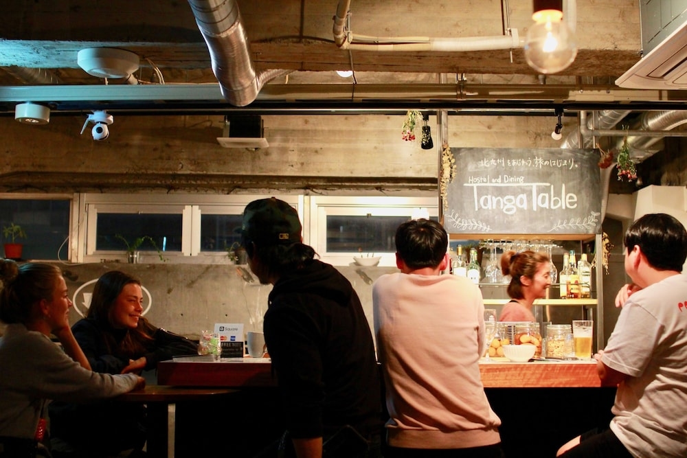 Foto de Hostel and Dining Tanga Table