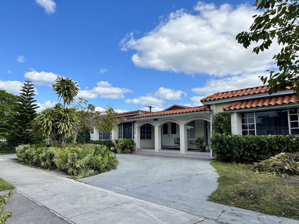 Beautiful And Comfortable Home and studios