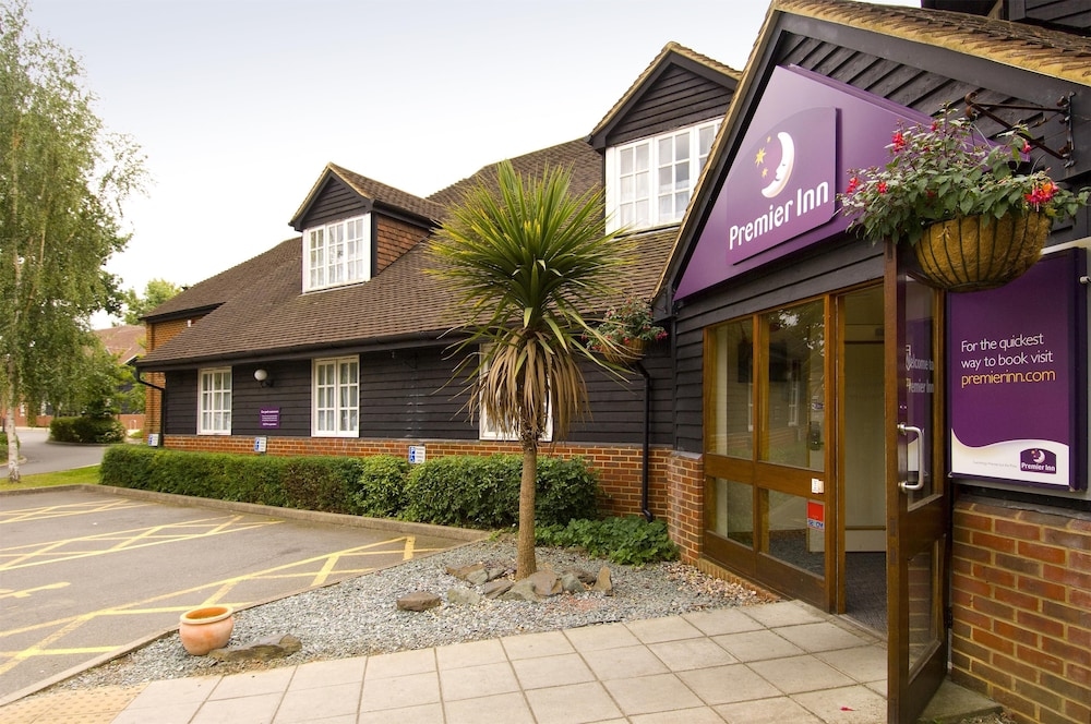 Premier Inn Woking West - A324, Woking