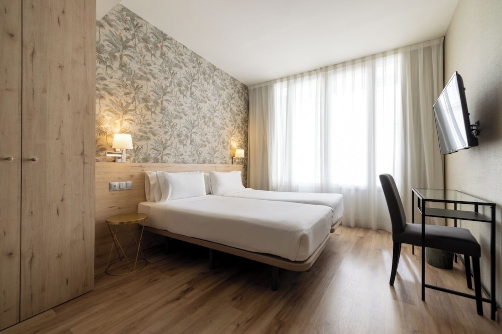 Hotel Avenida Gran Via, Madrid