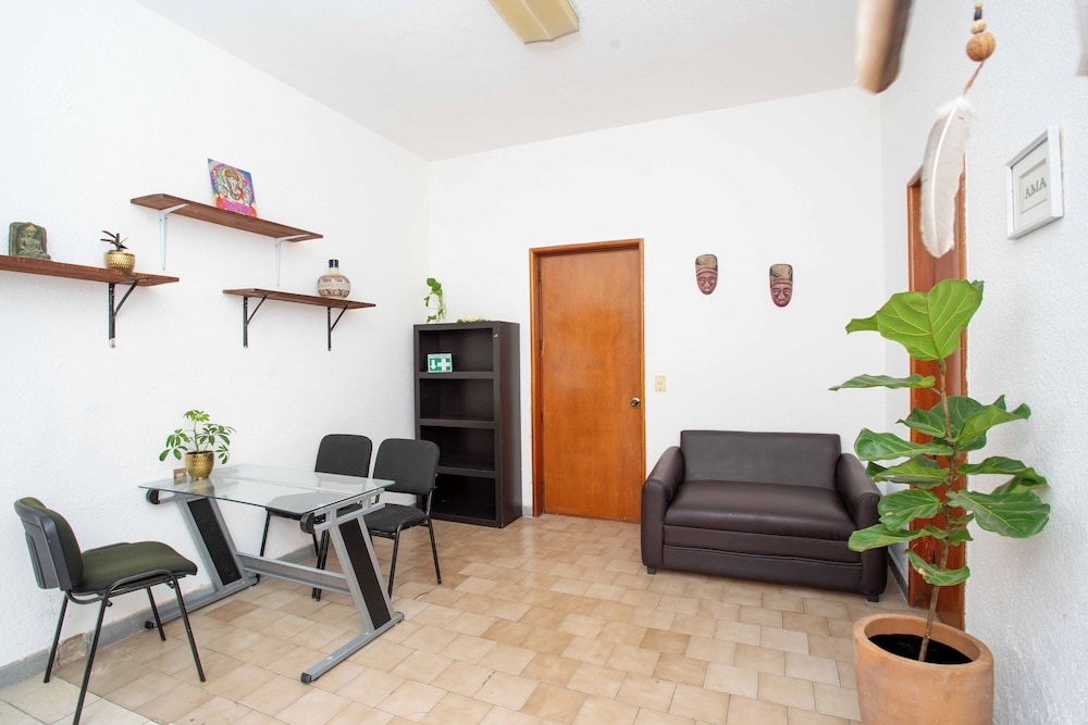 Foto de La Paz & Love Hostel