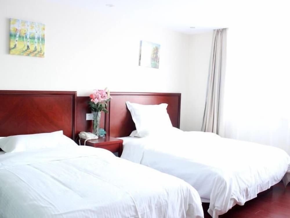 Foto de GreenTree Inn Weihai North Qingdao Road Express Hotel