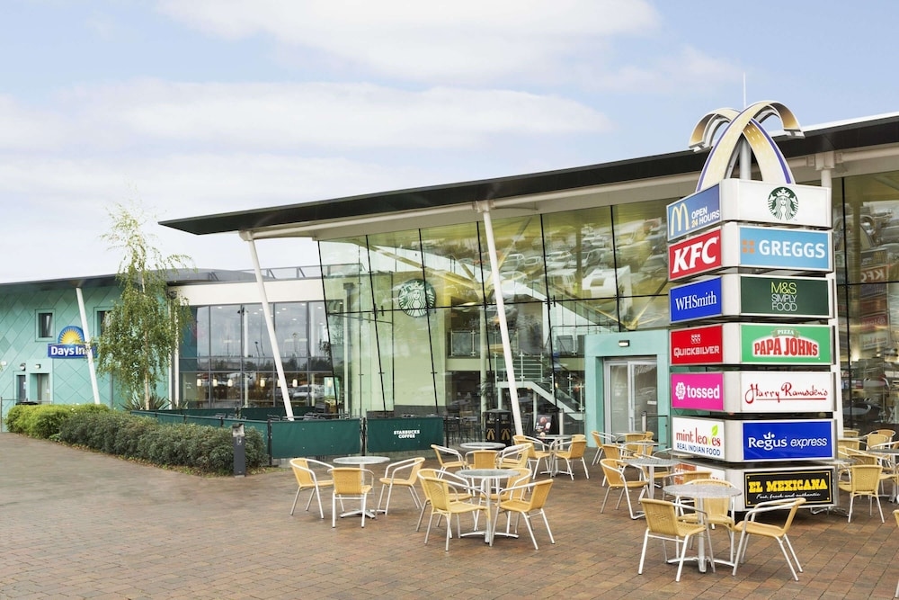 Ramada by Wyndham Cobham, Cobham