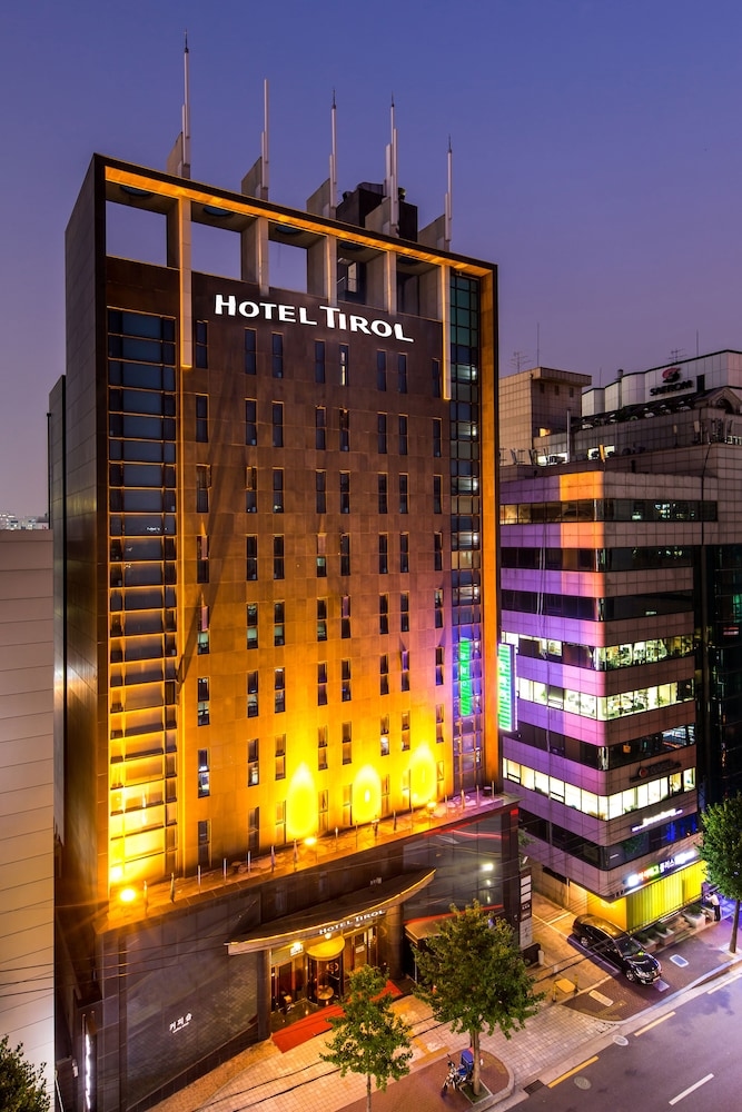 Hotel Tirol