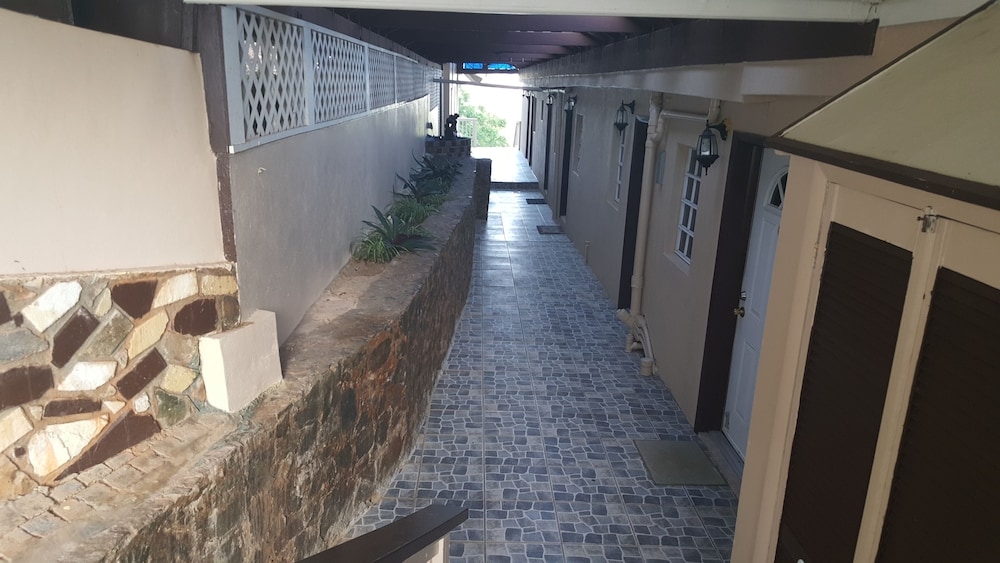 Sunset Gardens Guesthouse