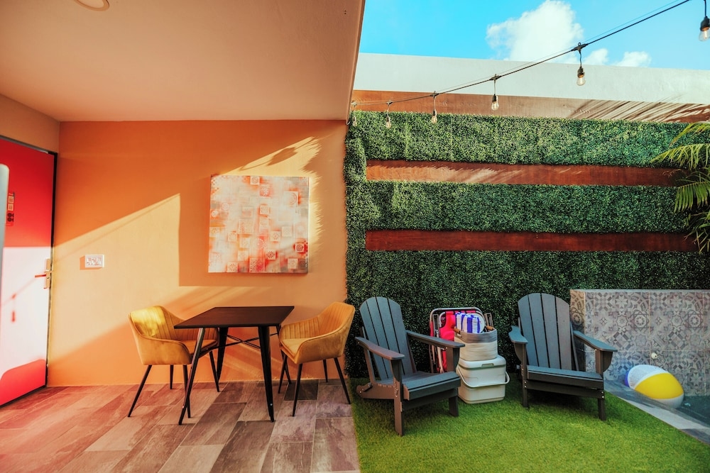 Privada Stays - Private Pools & Colorful-Chic Boutique Hotel