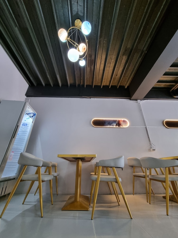 Foto de MET A Space Pod Phrom Phong