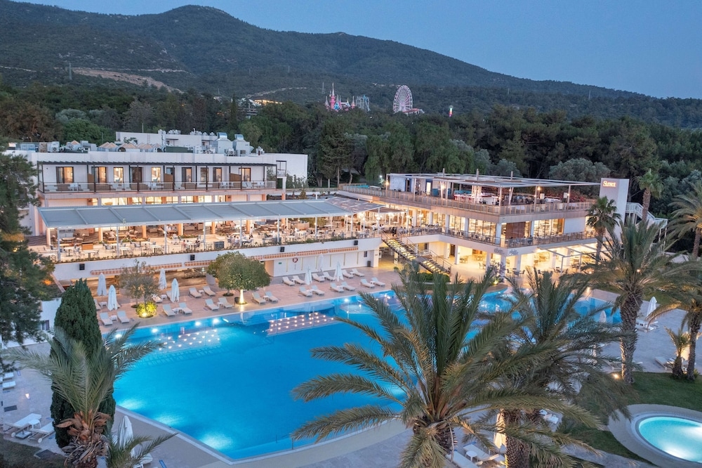 Foto de DoubleTree by Hilton Bodrum Işıl Club Ultra All Inclusive Resort