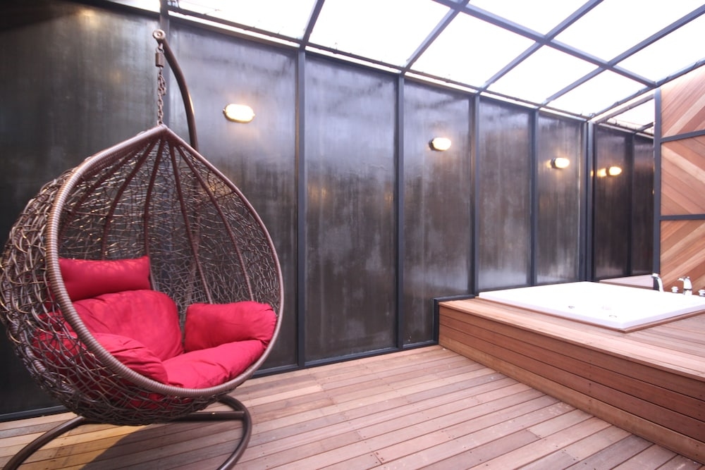2 Heaven Hotel