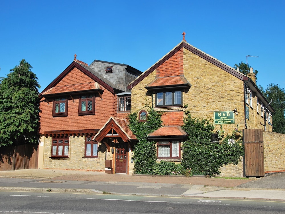 Oakwood B&B Heathrow, West Drayton
