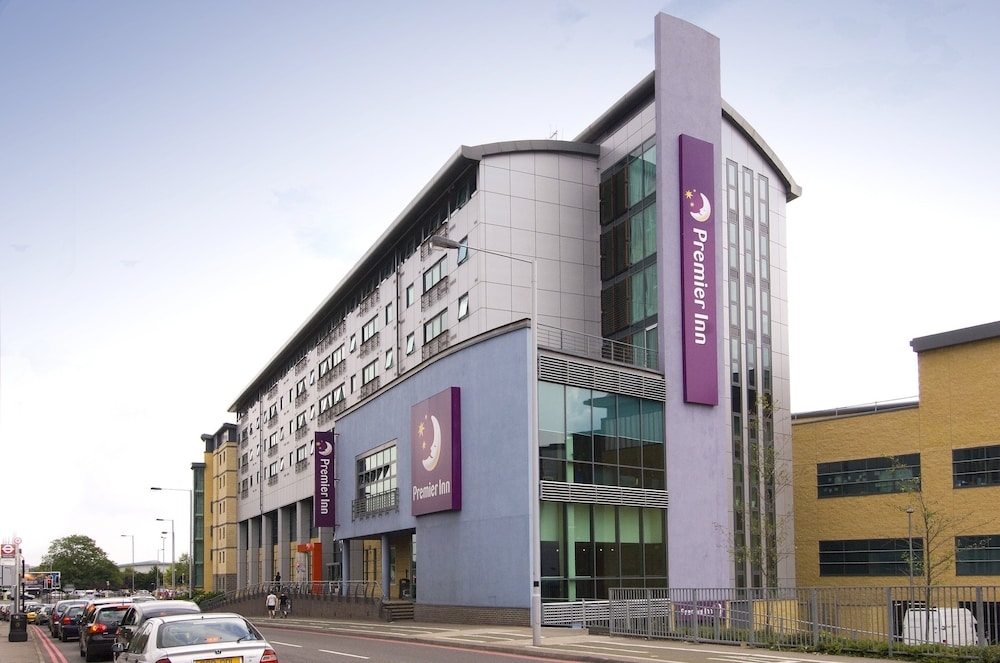 Premier Inn London Wimbledon South, London