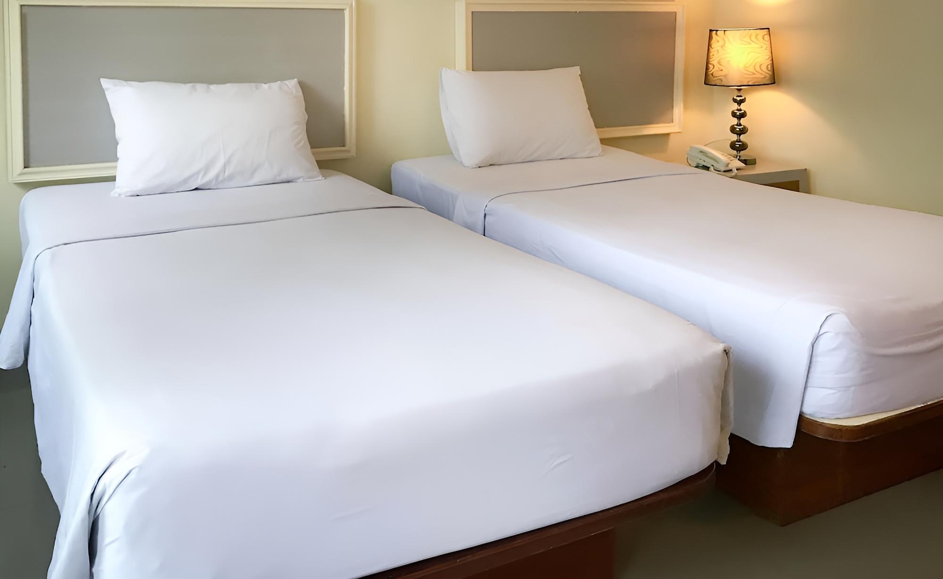 J Two S Pratunam Hotel