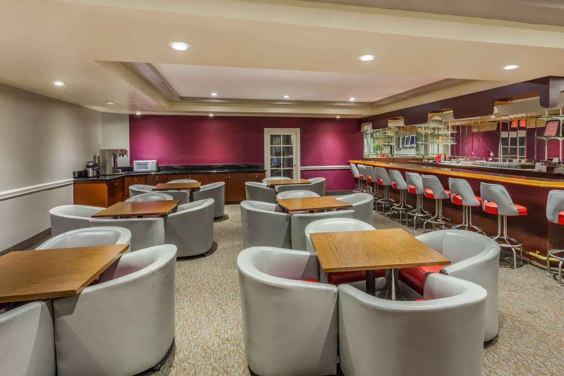 Ramada Plaza by Wyndham Garden Grove/Anaheim South, Anaheim, foto 2
