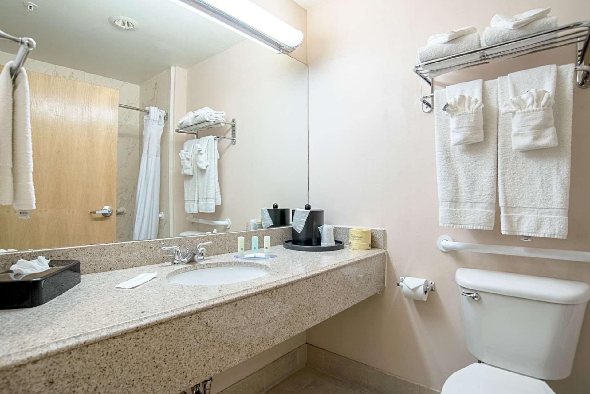 Quality Inn & Suites Phoenix NW - Sun City, Youngtown, foto 2