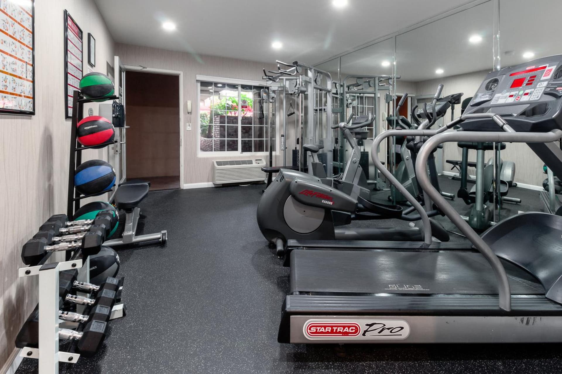 Ramada by Wyndham Costa Mesa/Newport Beach, Costa Mesa, foto 3