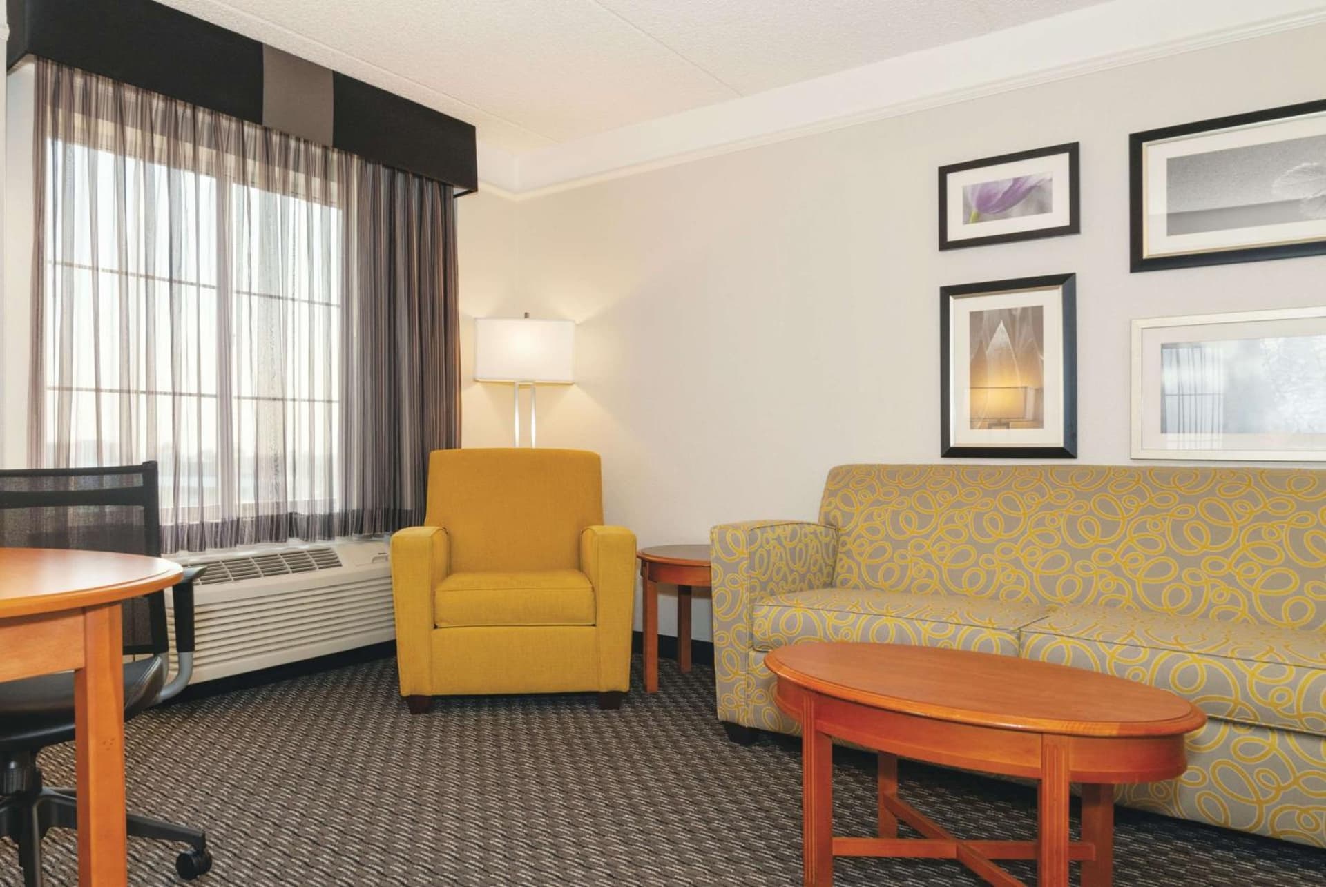 La Quinta Inn & Suites by Wyndham Ontario Airport, Ontario, foto 2