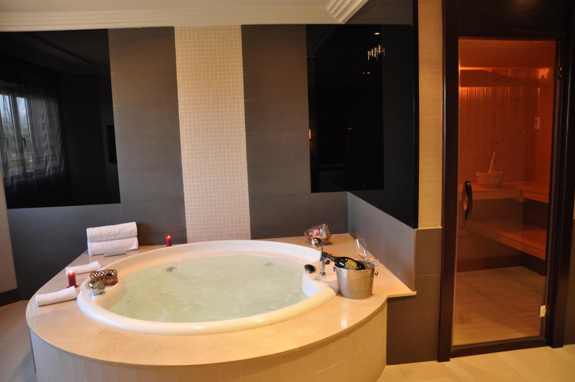 Hotel Los Peñascales - Adults Only, Las Rozas de Madrid, foto 3