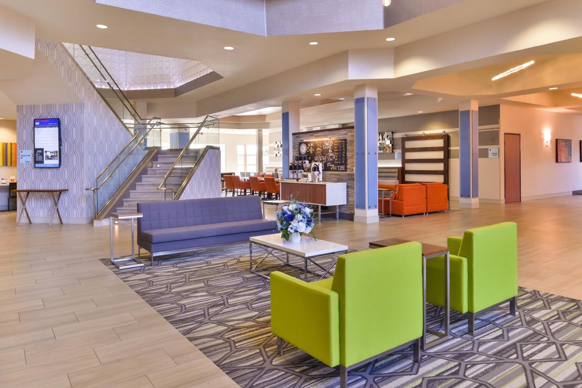 HOLIDAY INN EXPRESS & SUITES ELK GROVE CENTRAL - HWY 99 by IHG, Elk Grove, foto 2