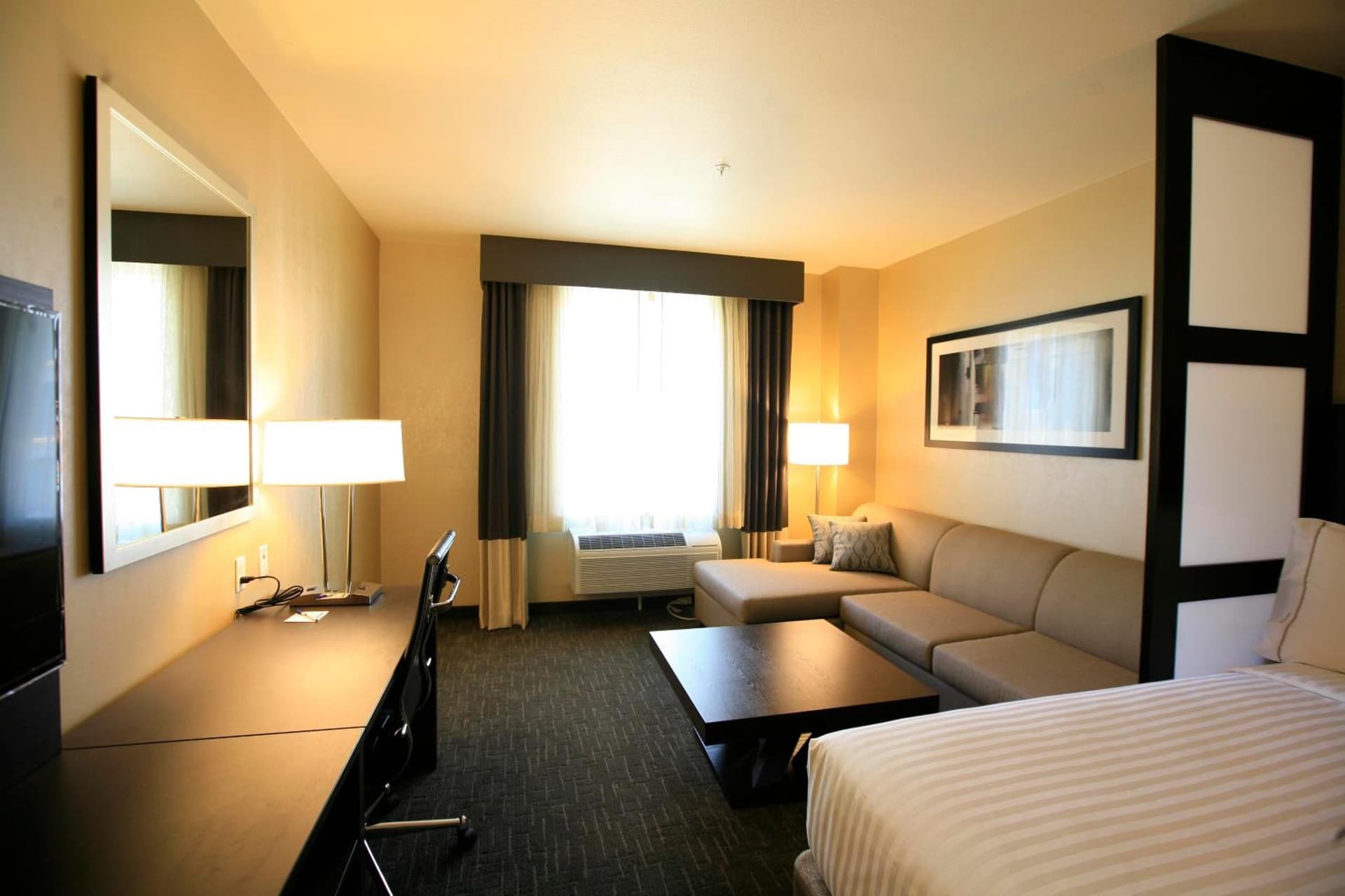 Holiday Inn Express & Suites Anaheim Resort Area by IHG, Anaheim, foto 3
