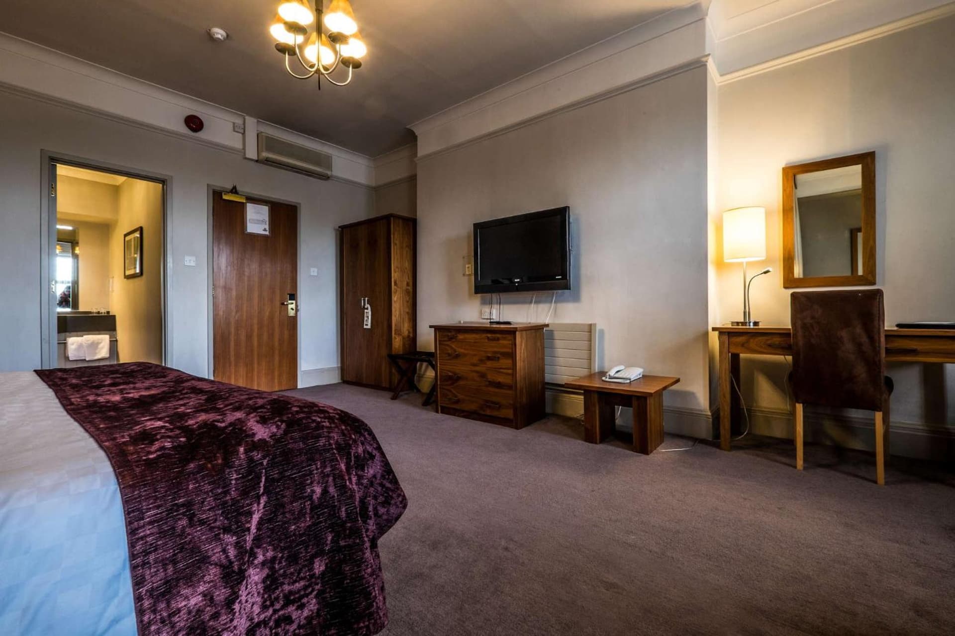 Bridge Hotel, Greenford, foto 2