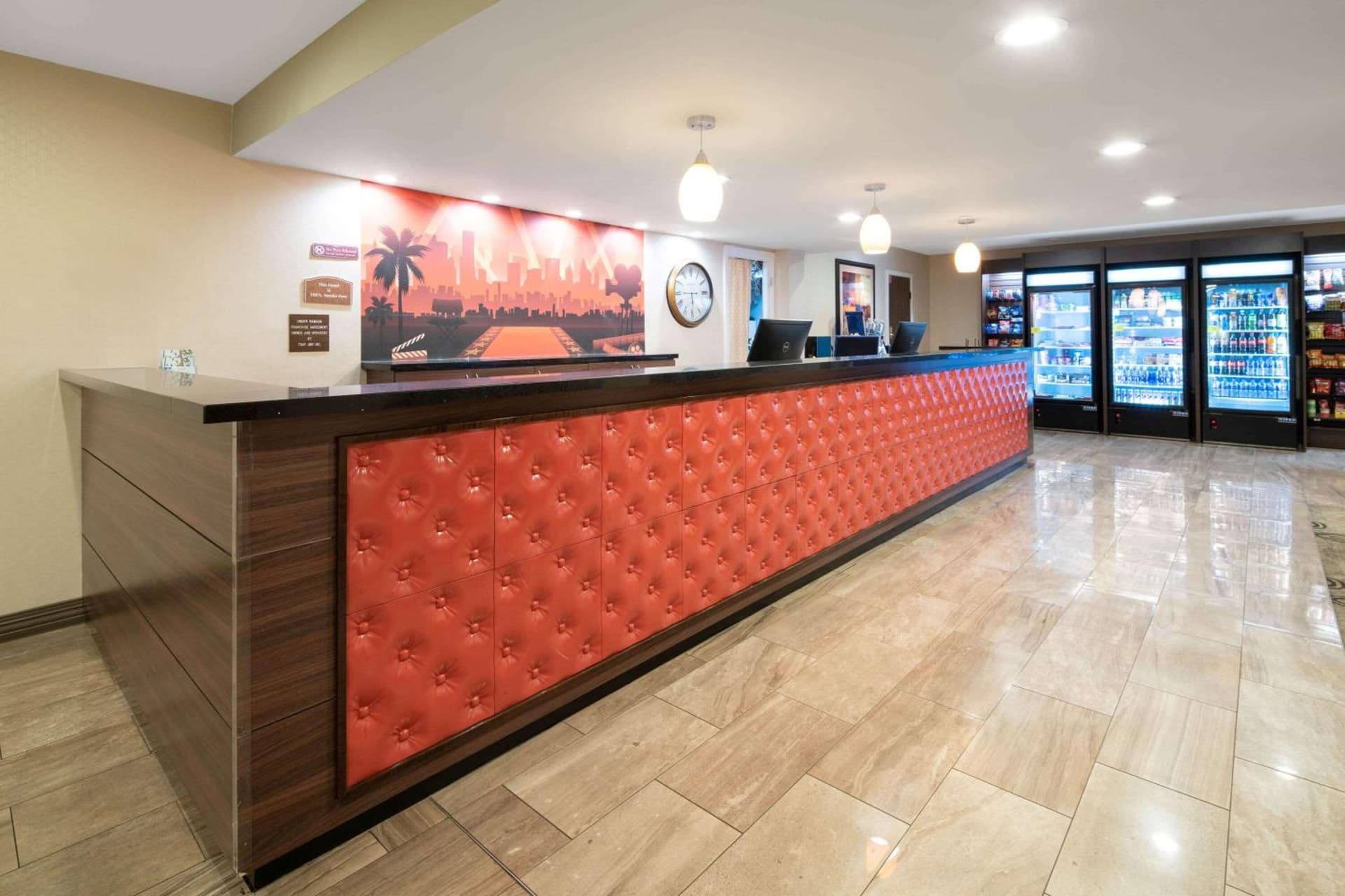 Ramada by Wyndham Burbank Airport, Burbank, foto 3